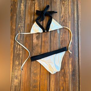 VICTORIAS SECRET 2 Piece Swimsuit NWOT*. Size M Top / XS Bottoms